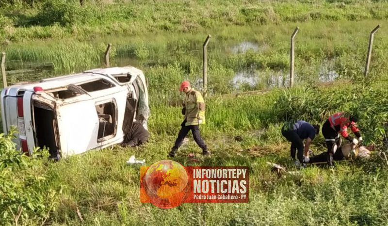 Un fallecido y varios heridos tras vuelco de vehículo en la colonia Piky