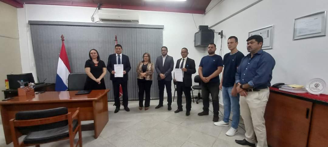 UNA -Derecho de Pedro Juan firma convenio con la Orden de Abogados.