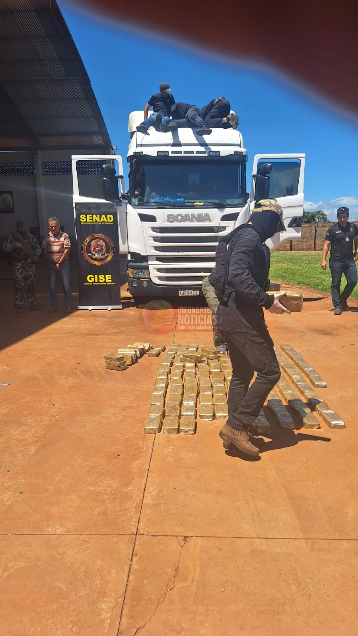 SENAD incauta 400 kilos de cocaína ocultos en camión de gran porte en Cerro Corá