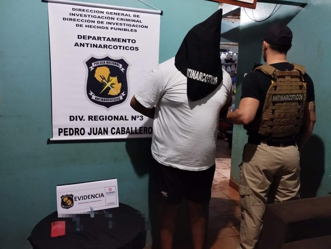 Antinarcóticos detienen a un hombre en Pedro Juan en "Boca de Fumo".