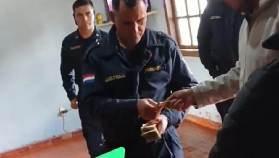 Policías son sumariados por recibir presunta coima