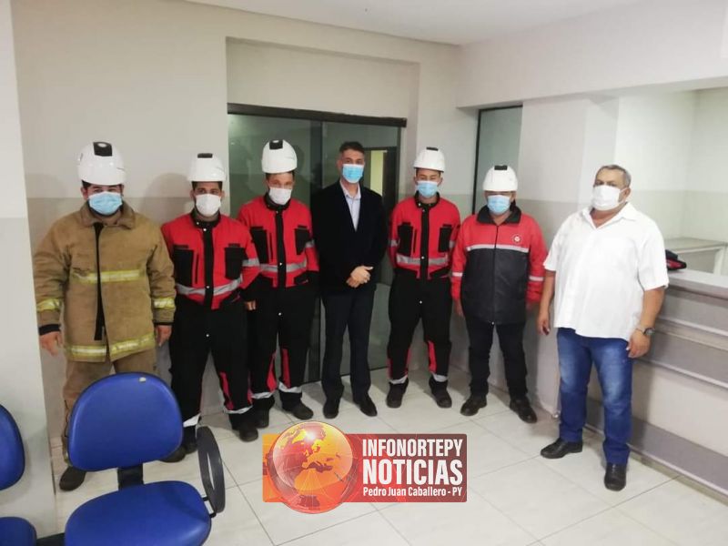 Gobernación entrega aportes al Cuerpo de Bomberos Rojo de Pedro Juan