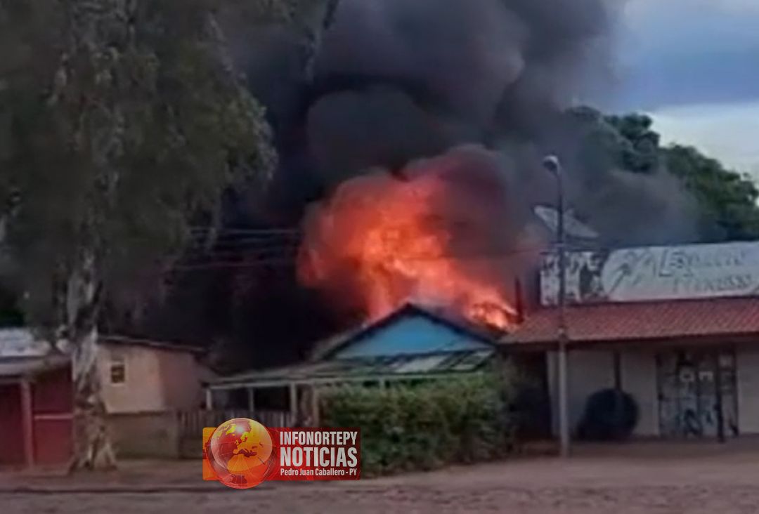 Vivienda ardió en llamas en Zanja Pyta.