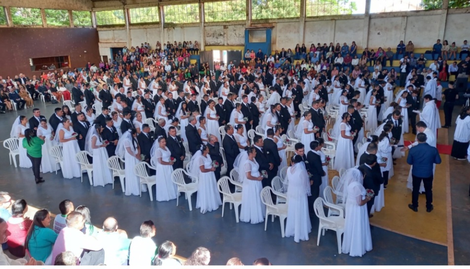 Boda comunitaria une a 91 parejas en Bella Vista Norte