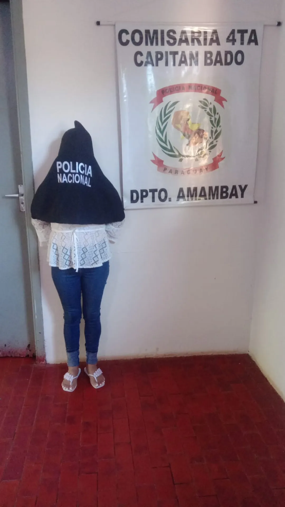 Mujer con orden de captura por narcotráfico se presentó en la Comisaría de Capitán Bado