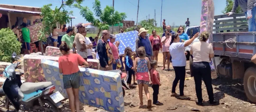 Diputado Santiago Benítez asiste a familias afectadas por el temporal en Pedro Juan