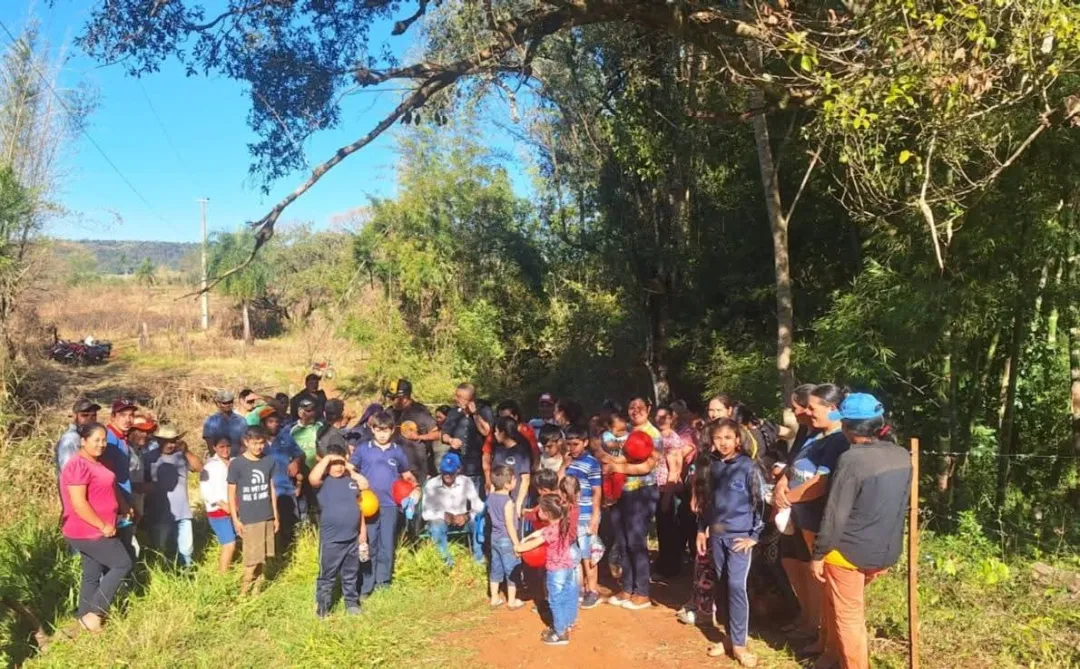 Intendente de Zanja Pytã y represntantes del M.OP.C se reúnen con pobladores de Y'ambue