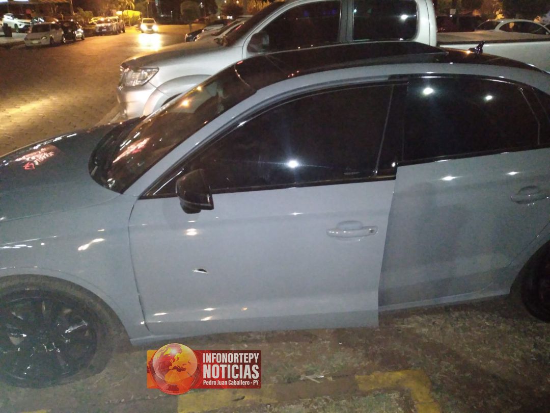 Lujoso automóvil de un brasileño fue rociado de bala frente a Casino en Pedro Juan