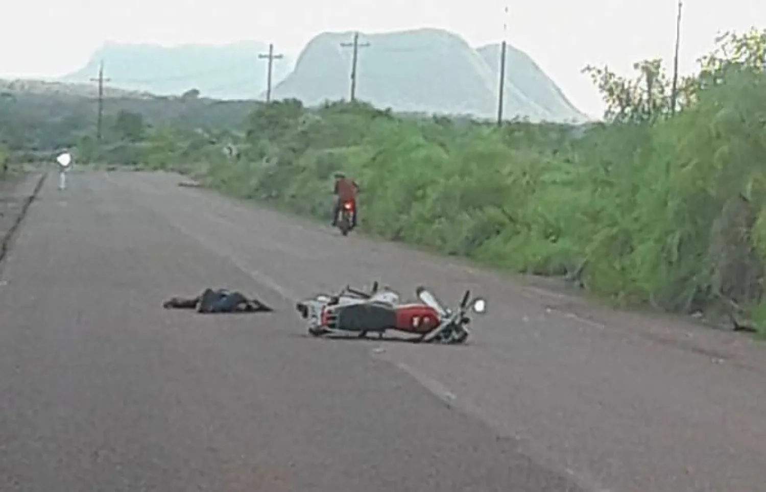 Joven motociclista fallece tras caer sobre la Ruta PY08 en Cruce Bella Vista