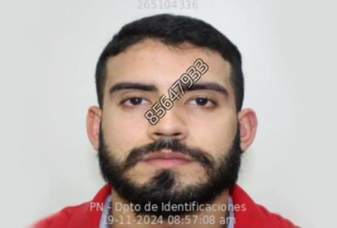 Detienen a agente especial de Senad por vaciamiento de cuentas bancarias de un detenido