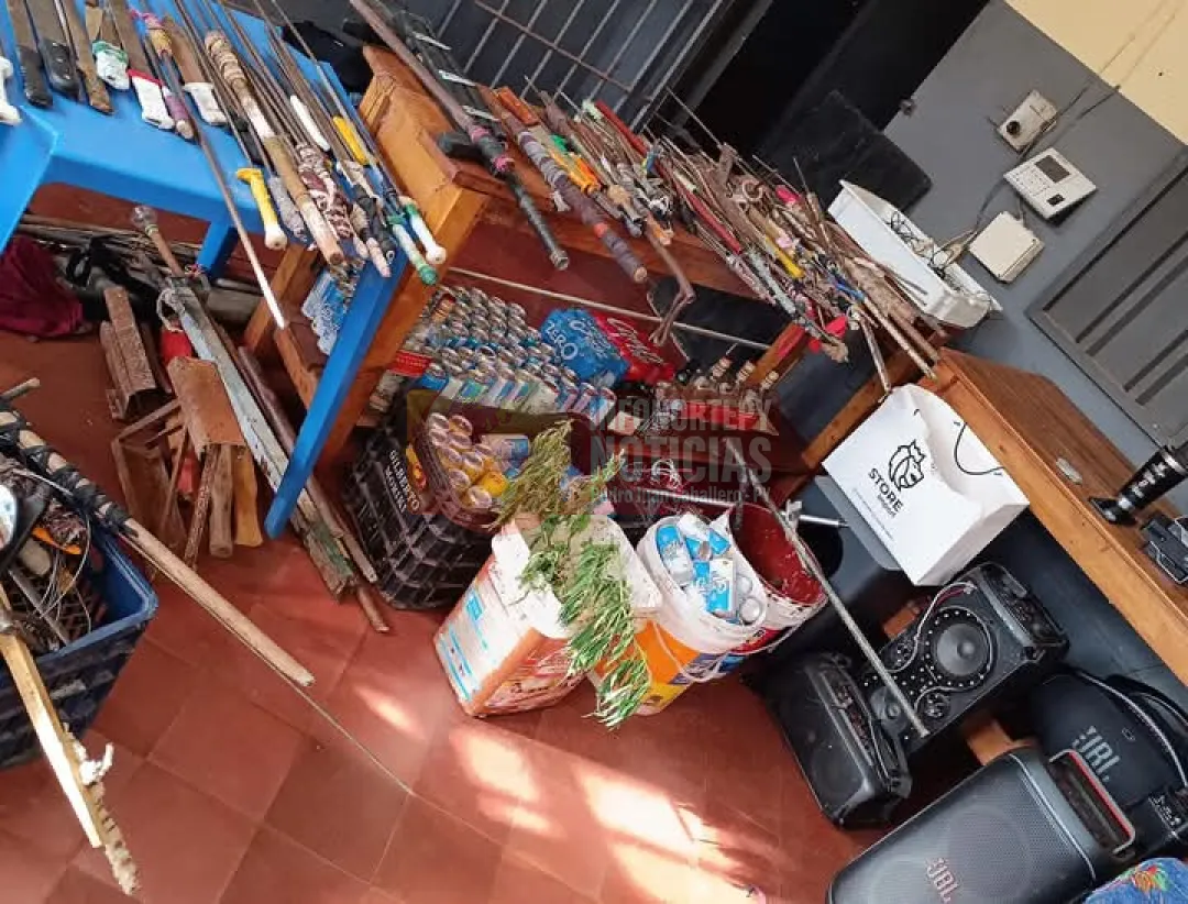 Decomisan armas blancas, drogas y alcohol en requisa en la cárcel de Pedro Juan