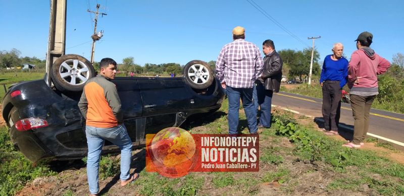 Concejal sufre vuelco de vehículo en Concepción