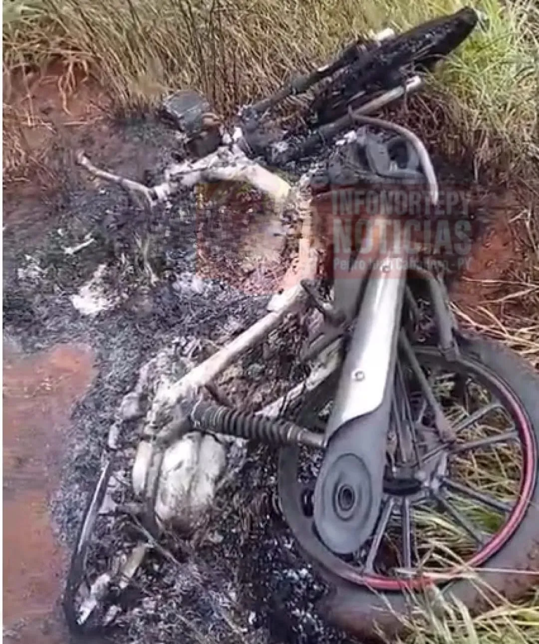 Hallan motocicleta incinerada en Pedro Juan perteneciente a víctima de homicidio