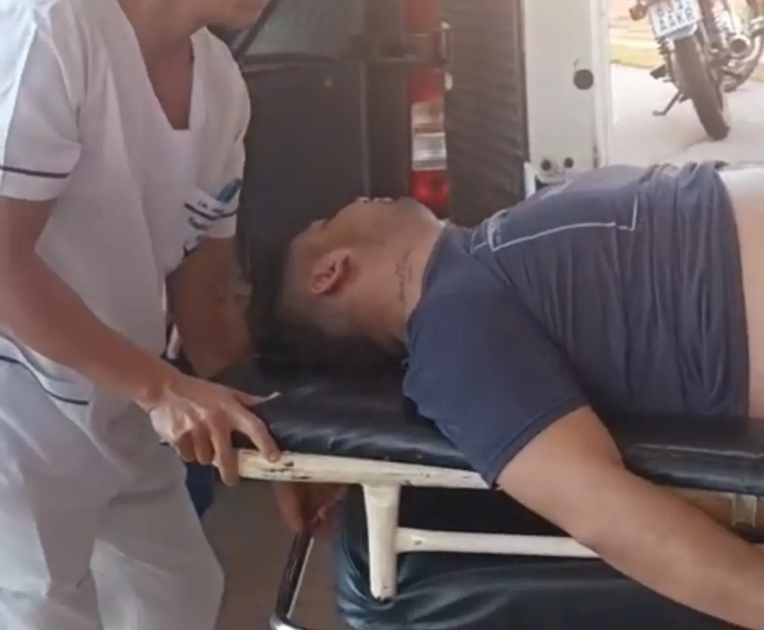 Recluso es trasladado de urgencia al Hospital Regional por cuadro convulsivo