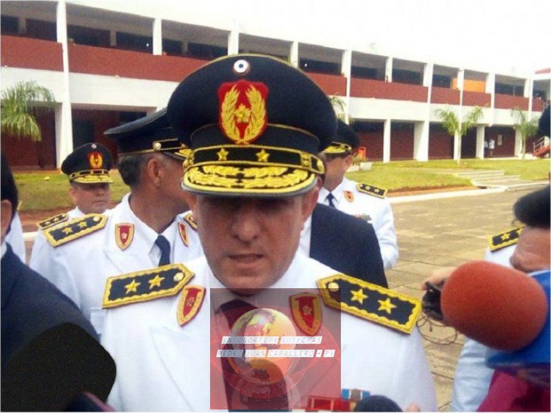 Francisco Resquín deja la Comandancia de la Policía Nacional