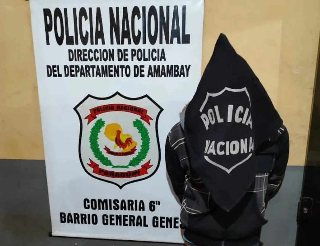 Albañil llega ebrio a su casa, supuestamente golpea a su pareja y luego es detenido en PJC