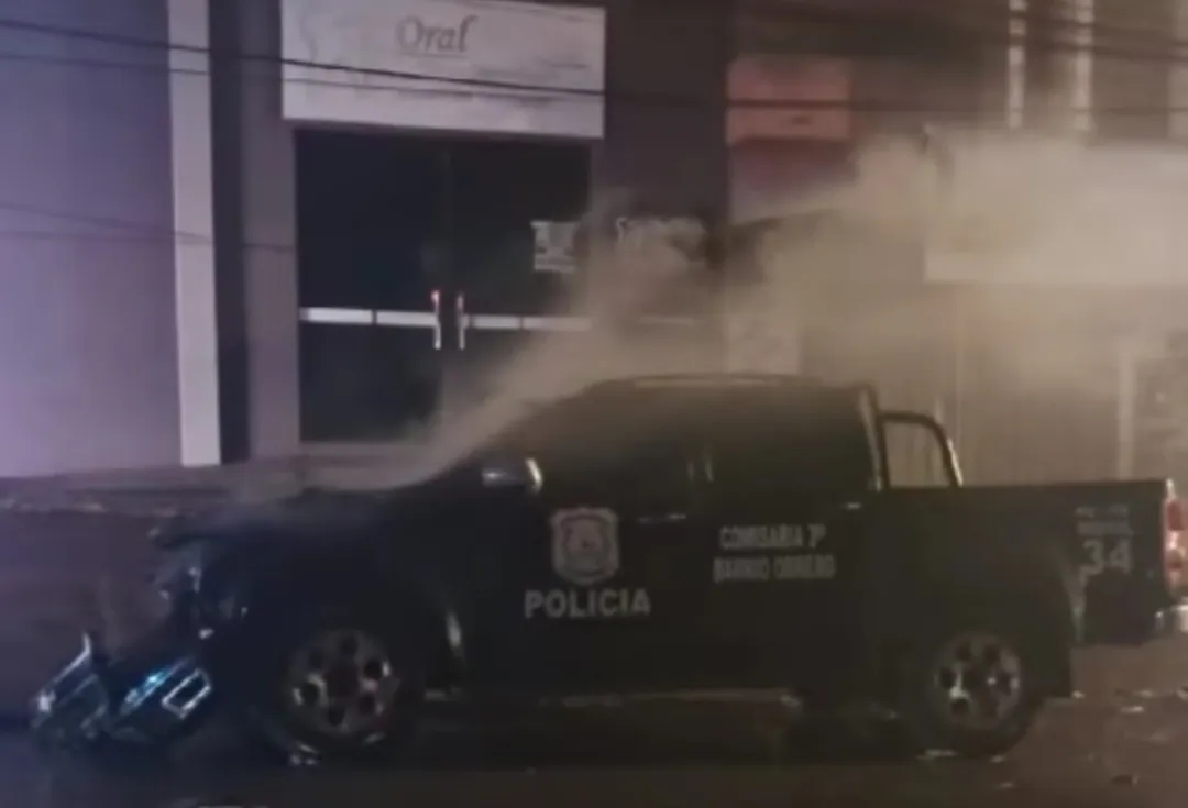 Queman patrullera policial con desperfecto mecánico en Pedro Juan