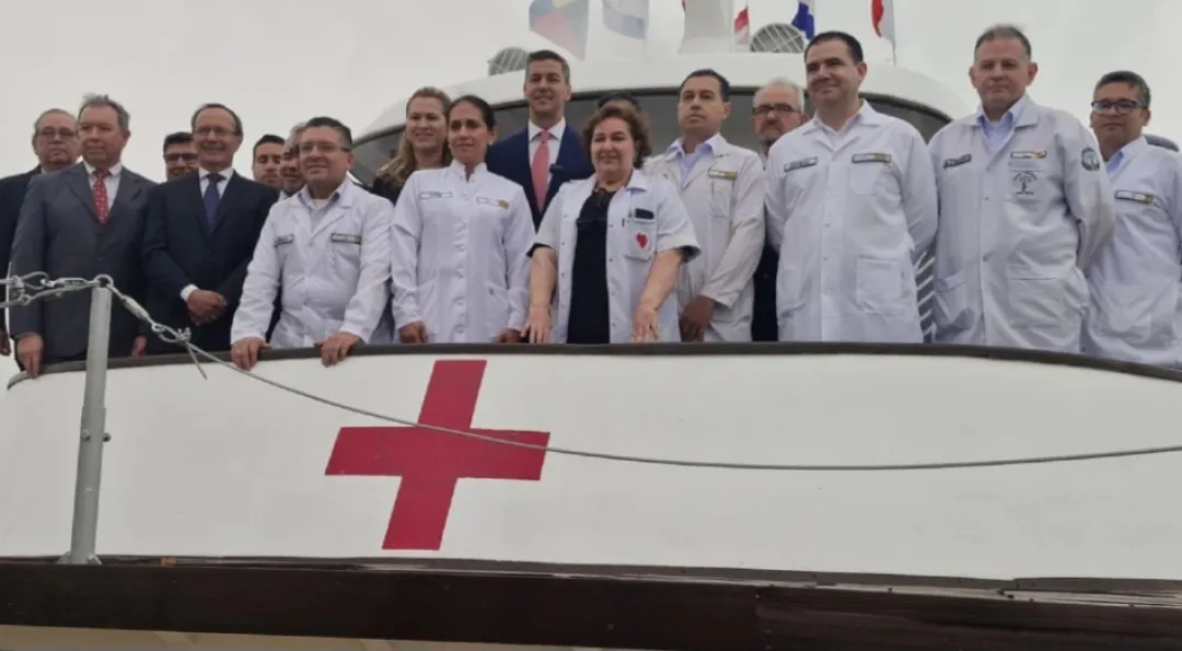 Gobierno presenta el primer buque hospital dirigido a familias ribereñas