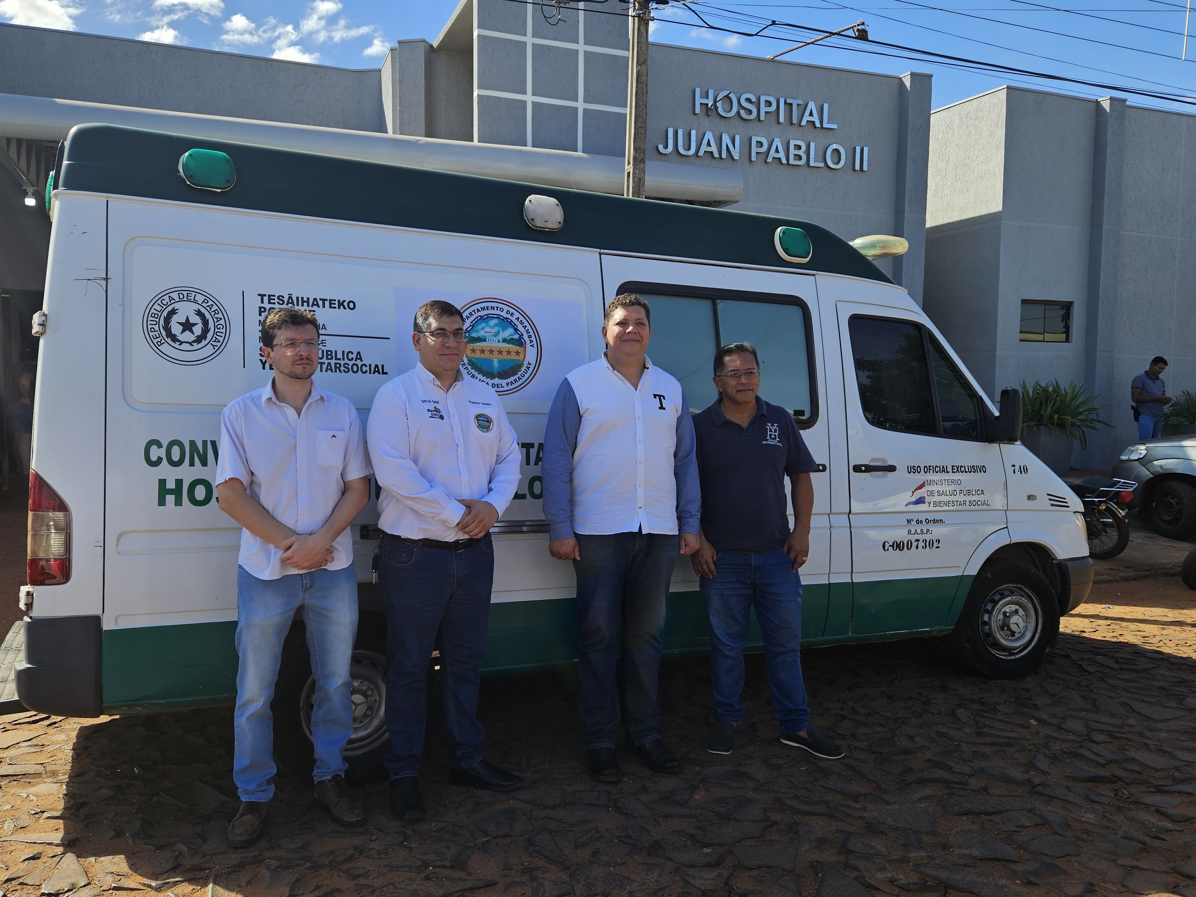Gobernador entrega Ambulancia al Hospital Juan Pablo II para agilizar trasladados.