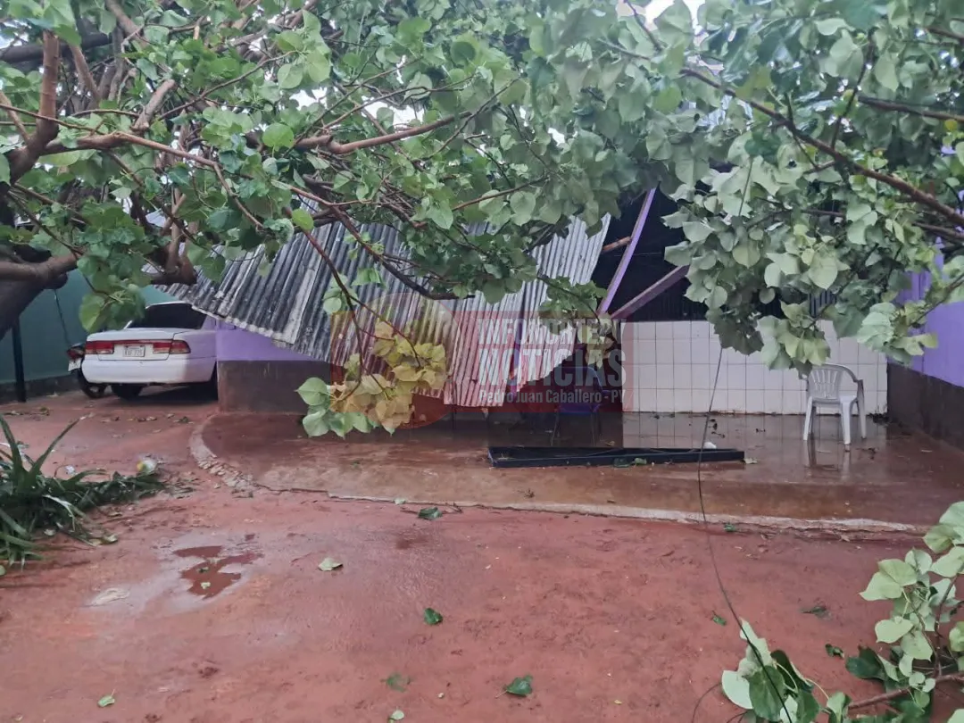 Tormenta deja destrozos y familias damnificadass en Karapaí