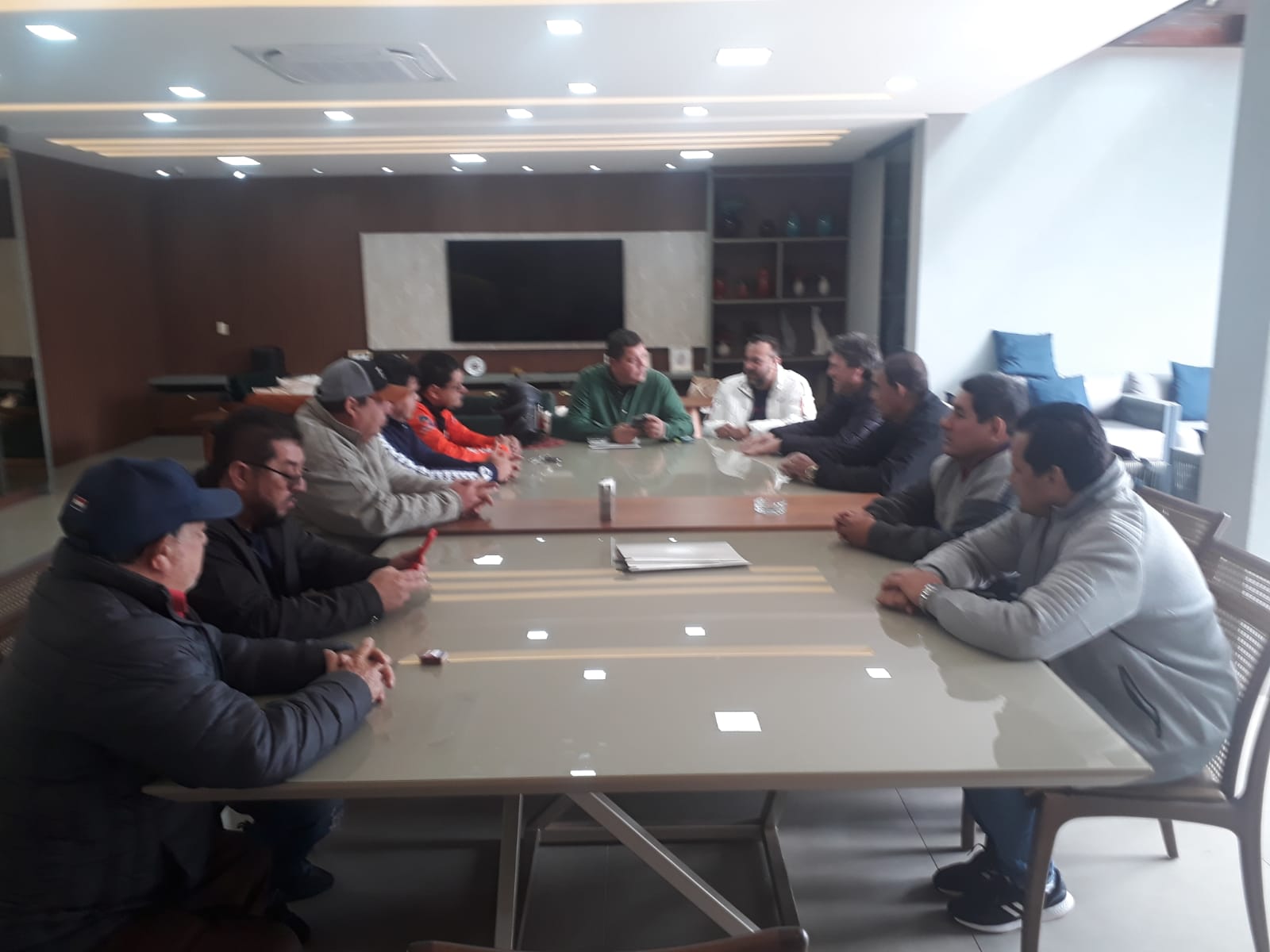 Reunión entre el Gobernador electo de Amambay y la Federación de Fútbol del Interior busca impulsar el deporte local
