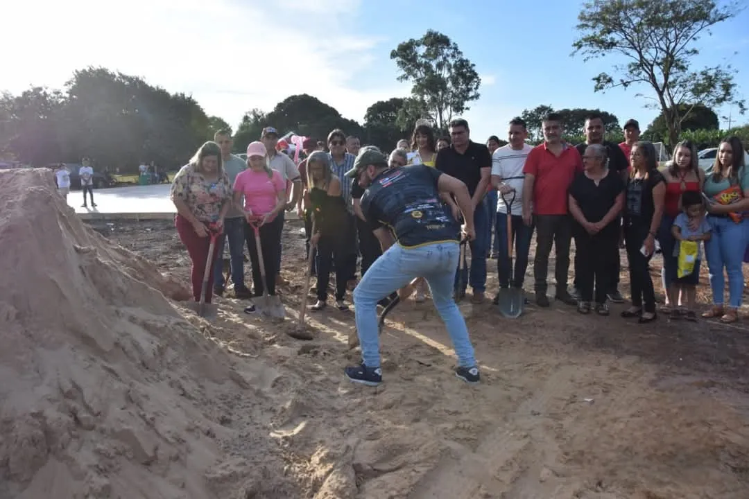 Inician construcción de Polideportivo y Plaza en Chirigüelo