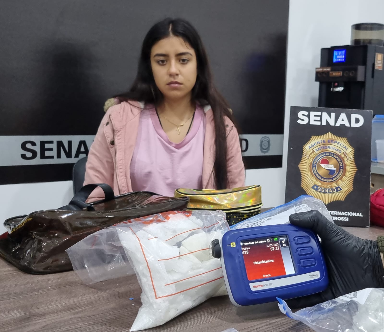 Joven mexicana cae con metanfetamina en el Silvio Pettirossi