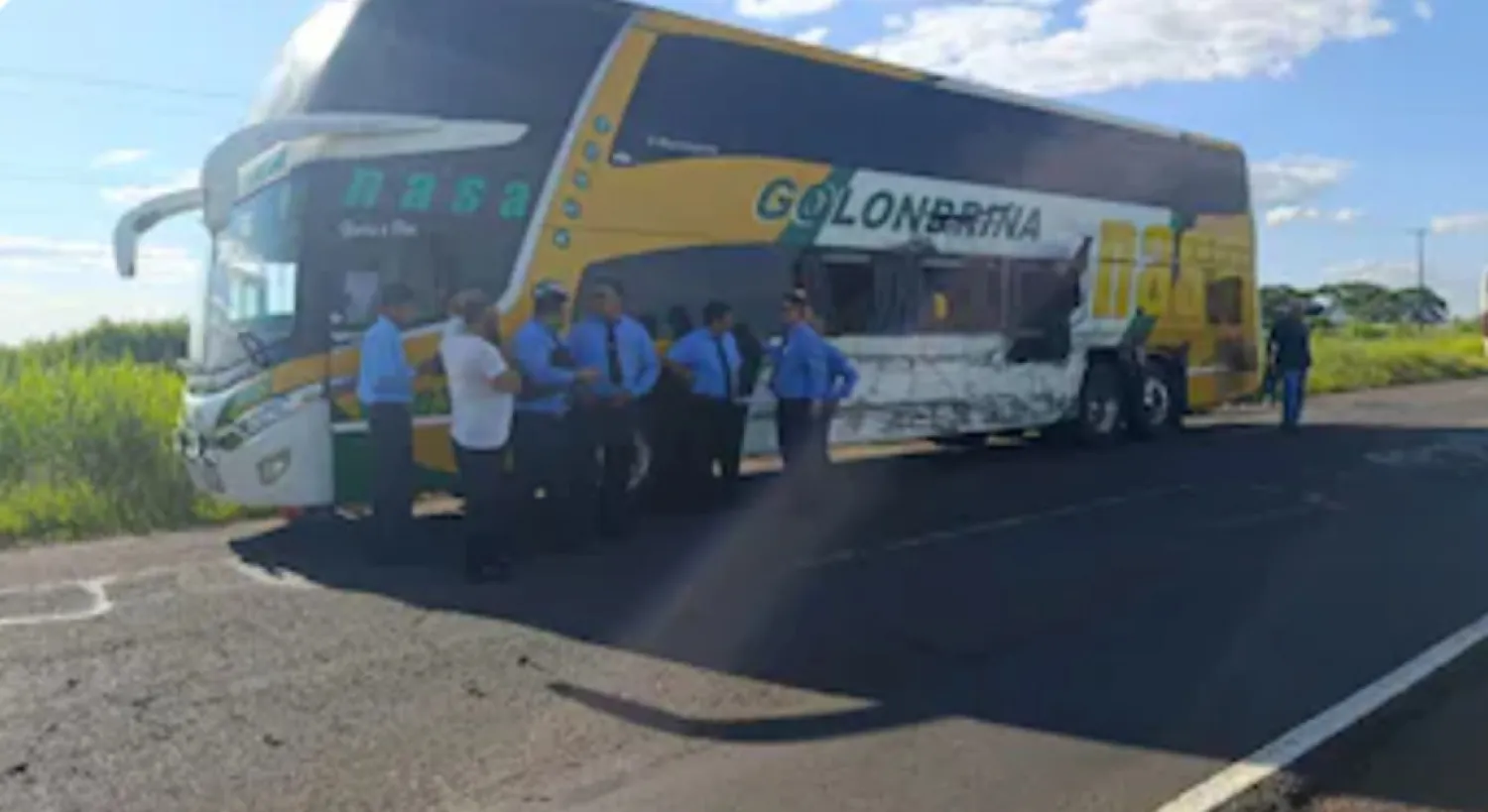 Ruta PY08: Bache habría ocasionado otro choque y un pasajero quedó atrapado