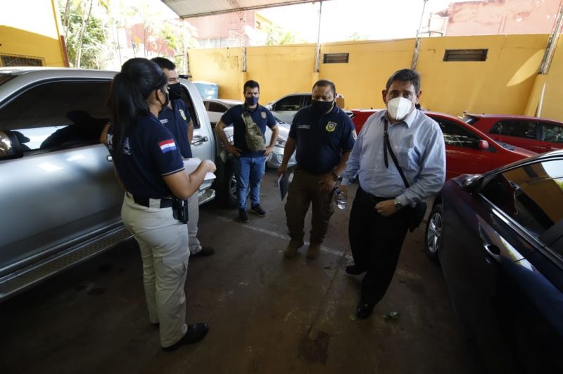 Detienen a dos policías de la Brigada Central por supuesta extorsión.