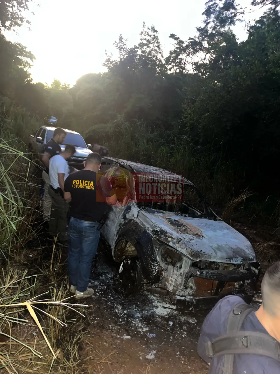 Camioneta incinerada hallada en zona rural de Pedro Juan