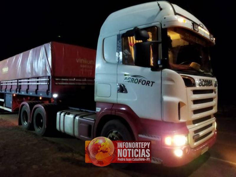 Incautan camión y máquina secadora de granos durante control rutero