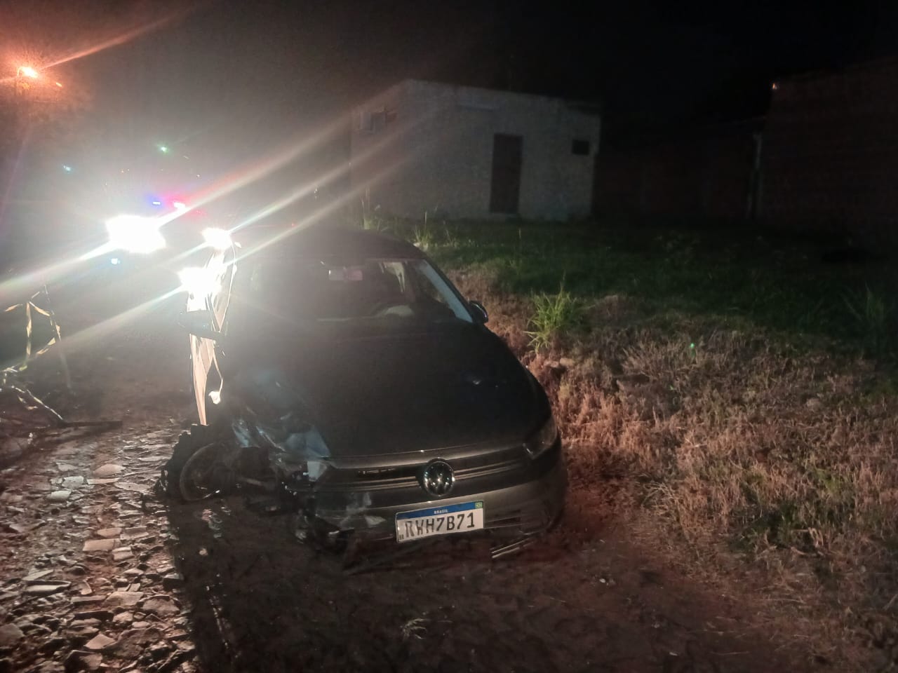 Abandonan vehículo presumiblemente robado en Ponta Porã