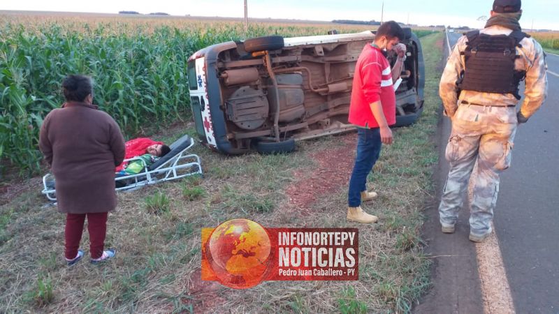 Ambulancia de Cápitan Bado volcó en ruta brasileña trasladando herido a PJC