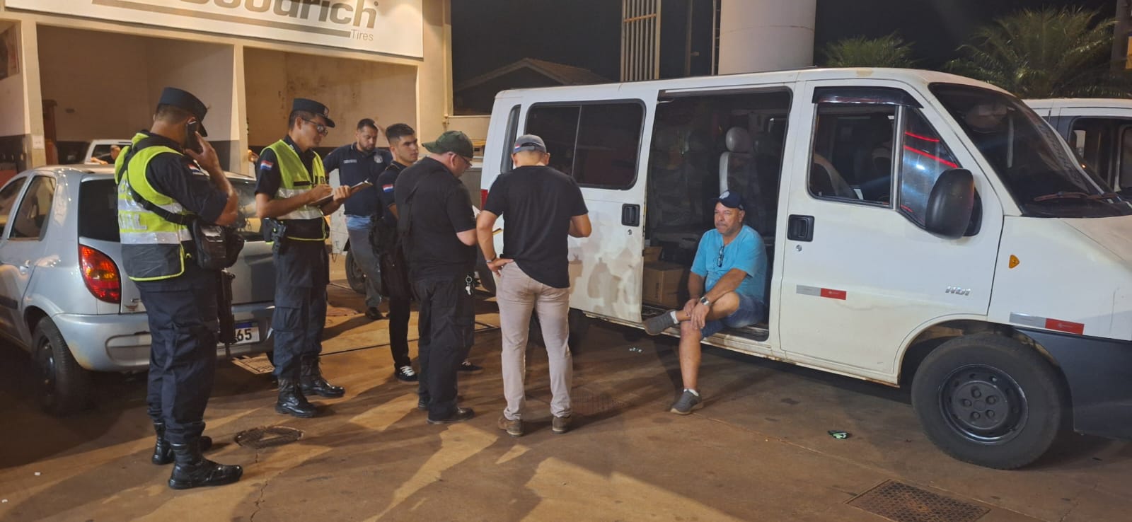 Detienen a caravana de contrabandistas con cigarrillos en Pedro Juan