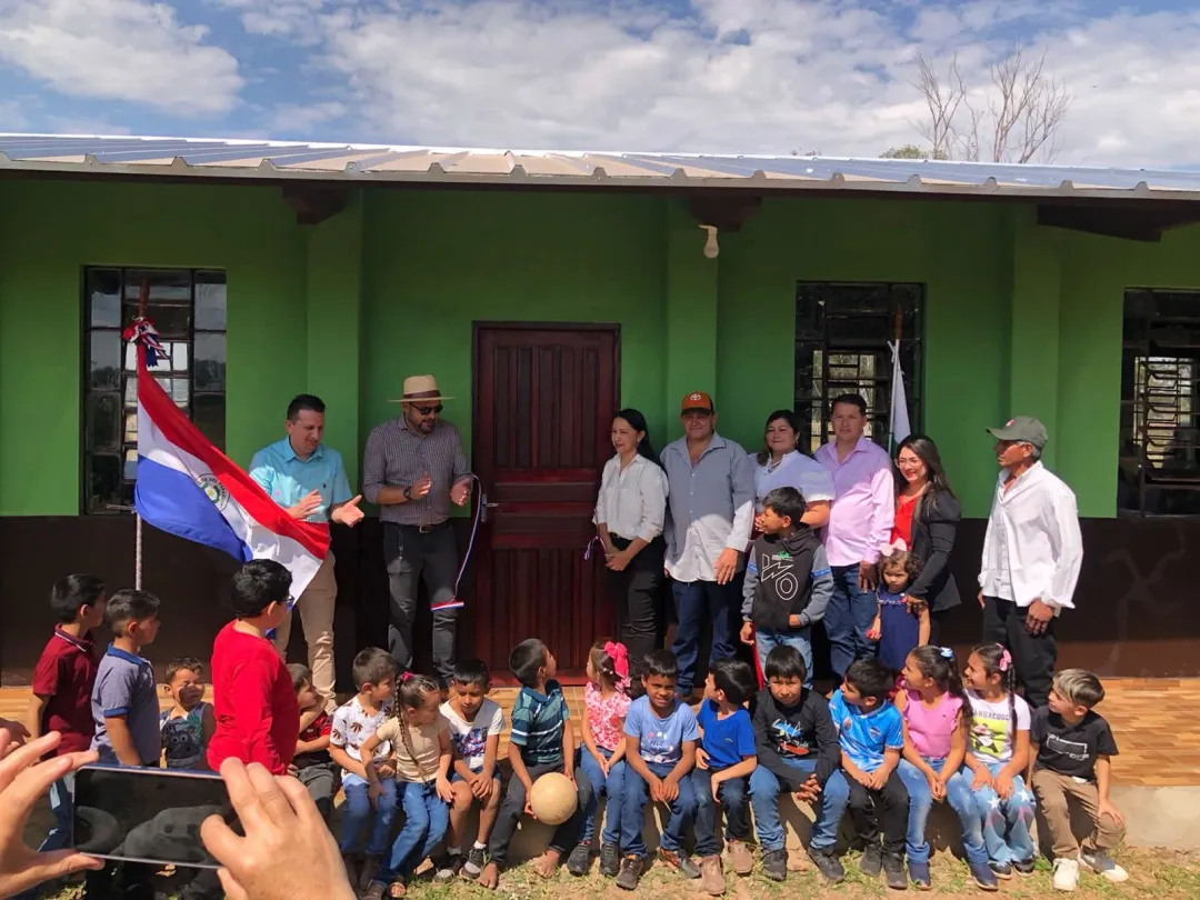 El intendente de Cerro Corá inaugura aulas renovadas en Ñandejara Puente