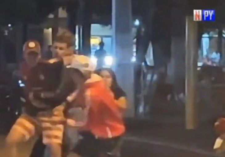 Jóvenes se enfrentan a cuchillazos en Concepción