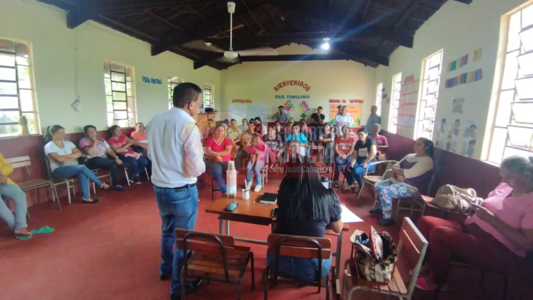 Padres de Potrero Sur claman por docentes y amenazan con cierre de escuela