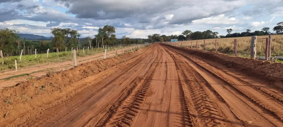 Intendente de Zanja Pytã impulsa mejoras en caminos vecinales de la Colonia Jatebui