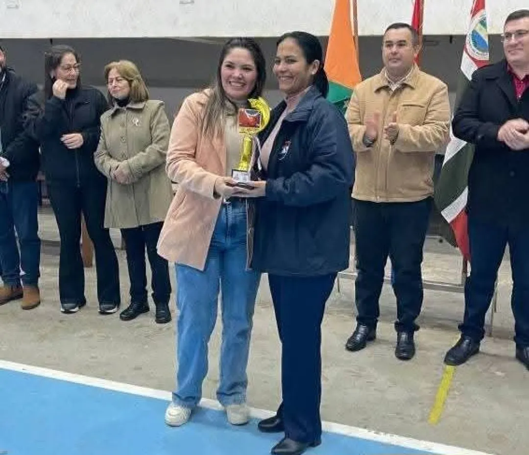 Concejal Gladiz González participó de la premiación de los JEEN 2025 en Pedro Juan