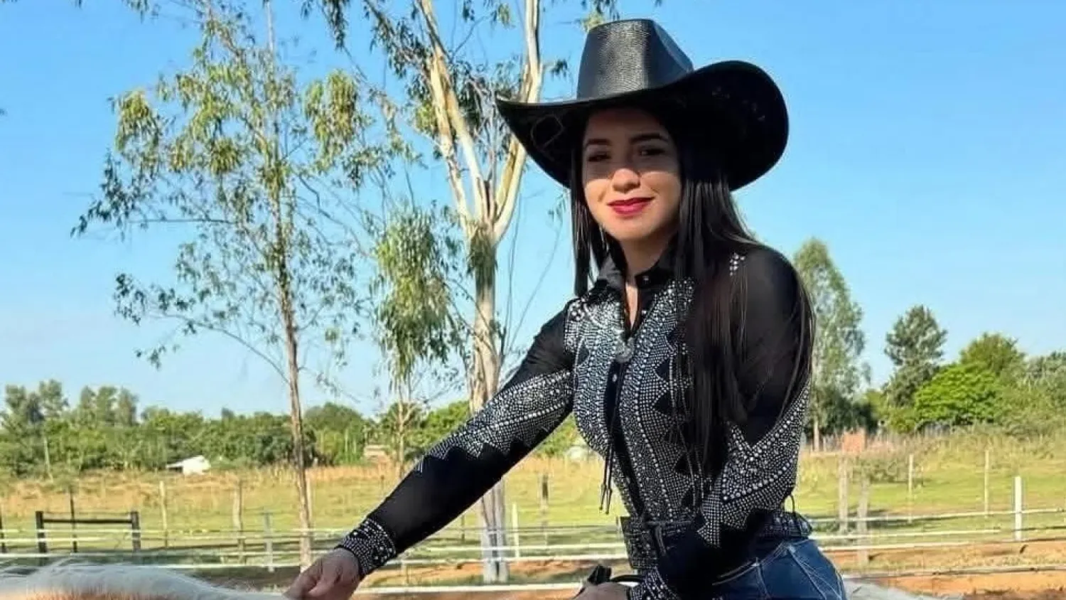 Asesinan a una amazona y a su pareja en Altos: Policía busca al ex novio
