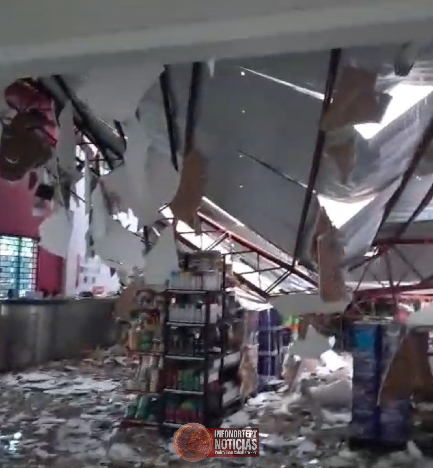 TEMPORAL DERRIBA EL TINGLADO DE UN COMERCIO EN PEDRO JUAN