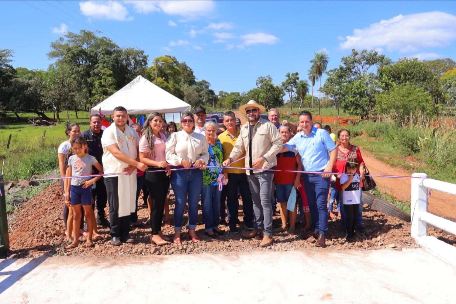 Inauguran moderno puente en la colonia Santa Clara