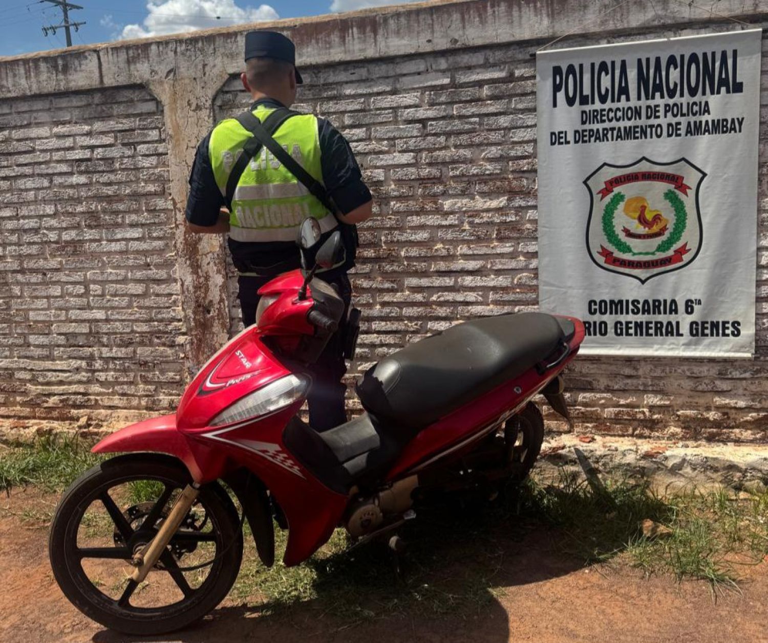 Incautan motocicleta abandonada y de dudosa procedencia en Pedro Juan