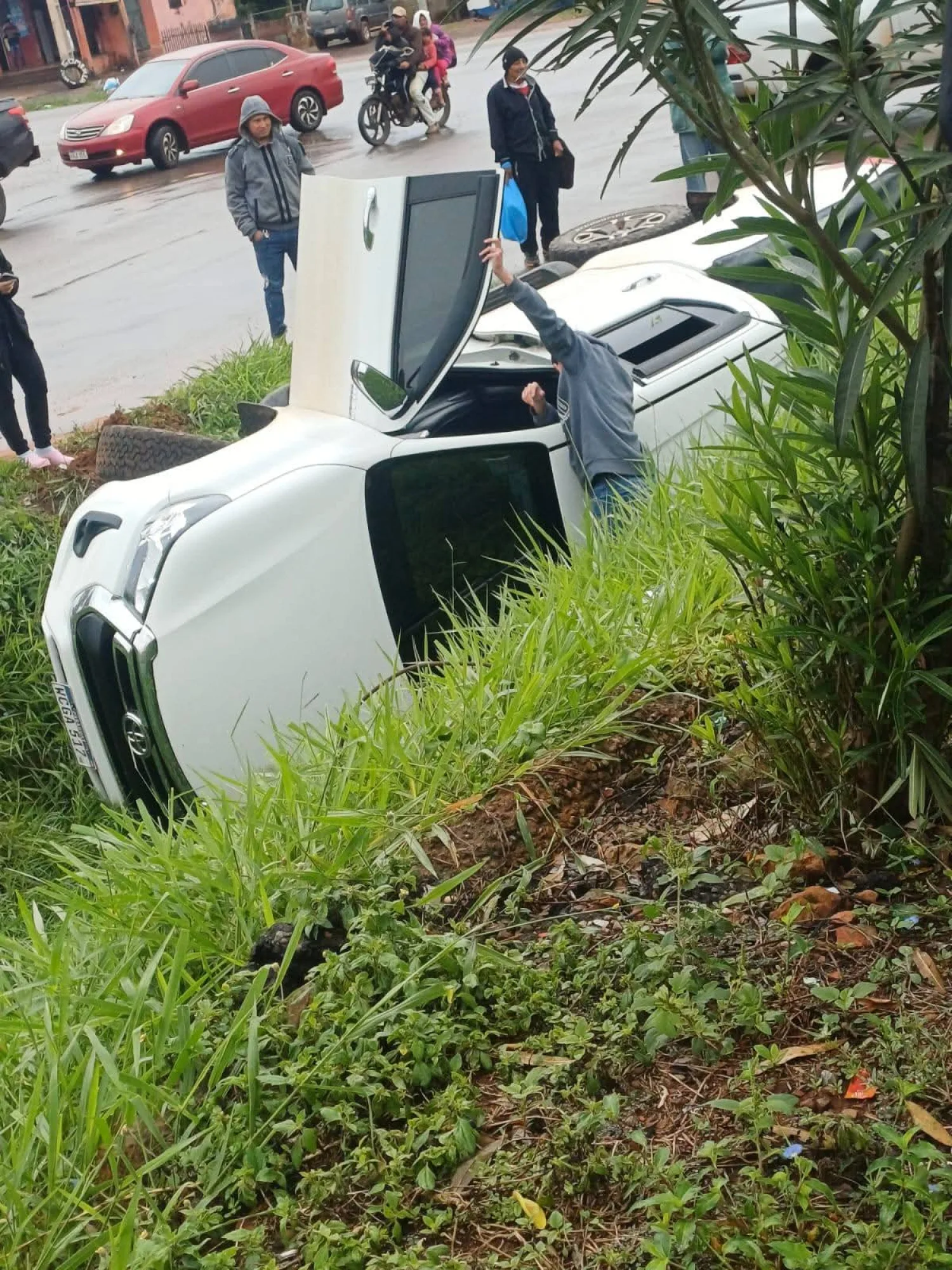 Accidente de tránsito con vuelco se registró en Yby Yaú