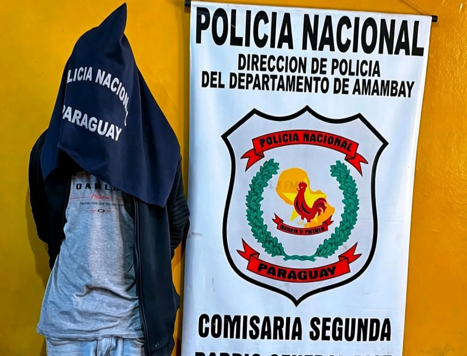 Detienen a joven con orden de captura por hurto durante control policial en Pedro Juan