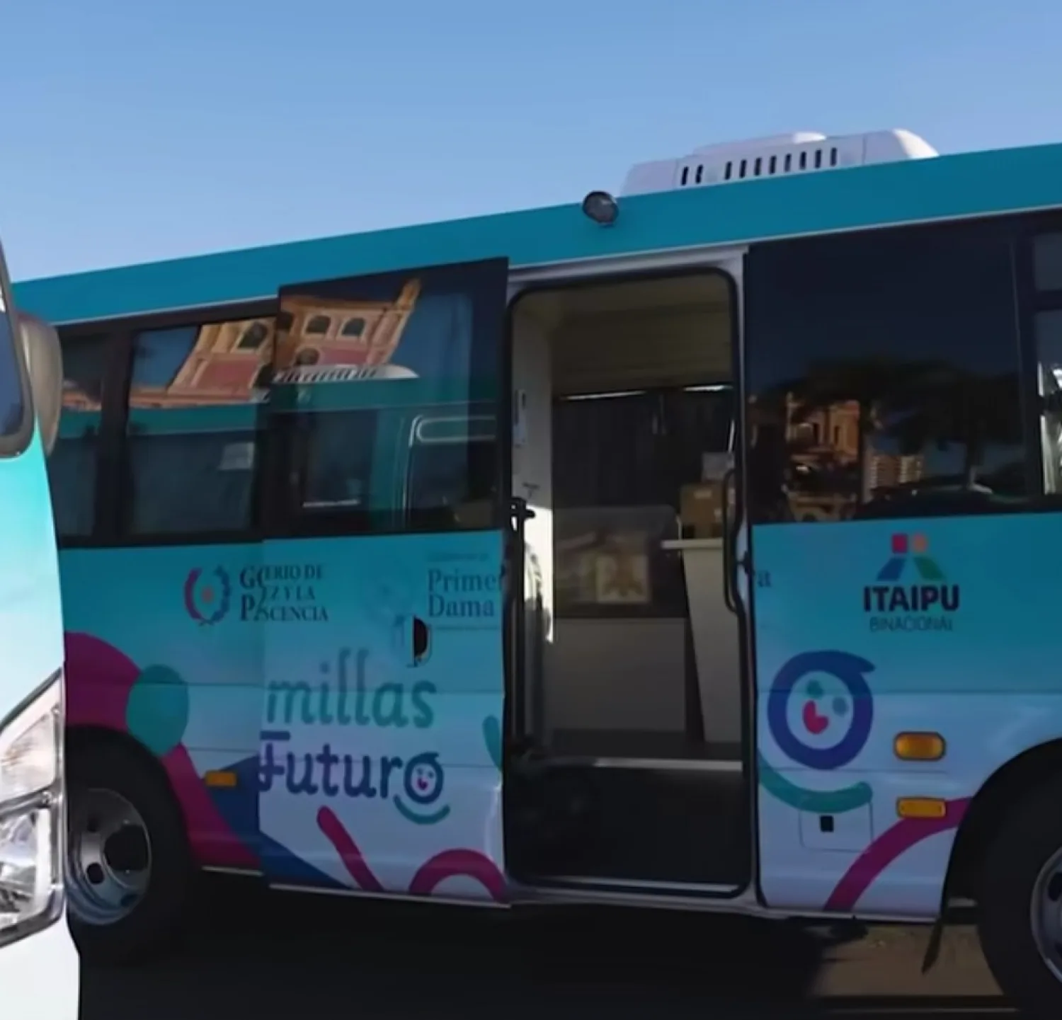 Gobierno lanza buses biblioteca para fomentar la lectura infantil en comunidades vulnerables