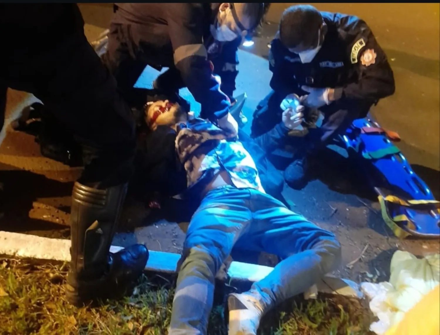 Joven fallece tras chocar contra un árbol en pleno centro de Pedro Juan