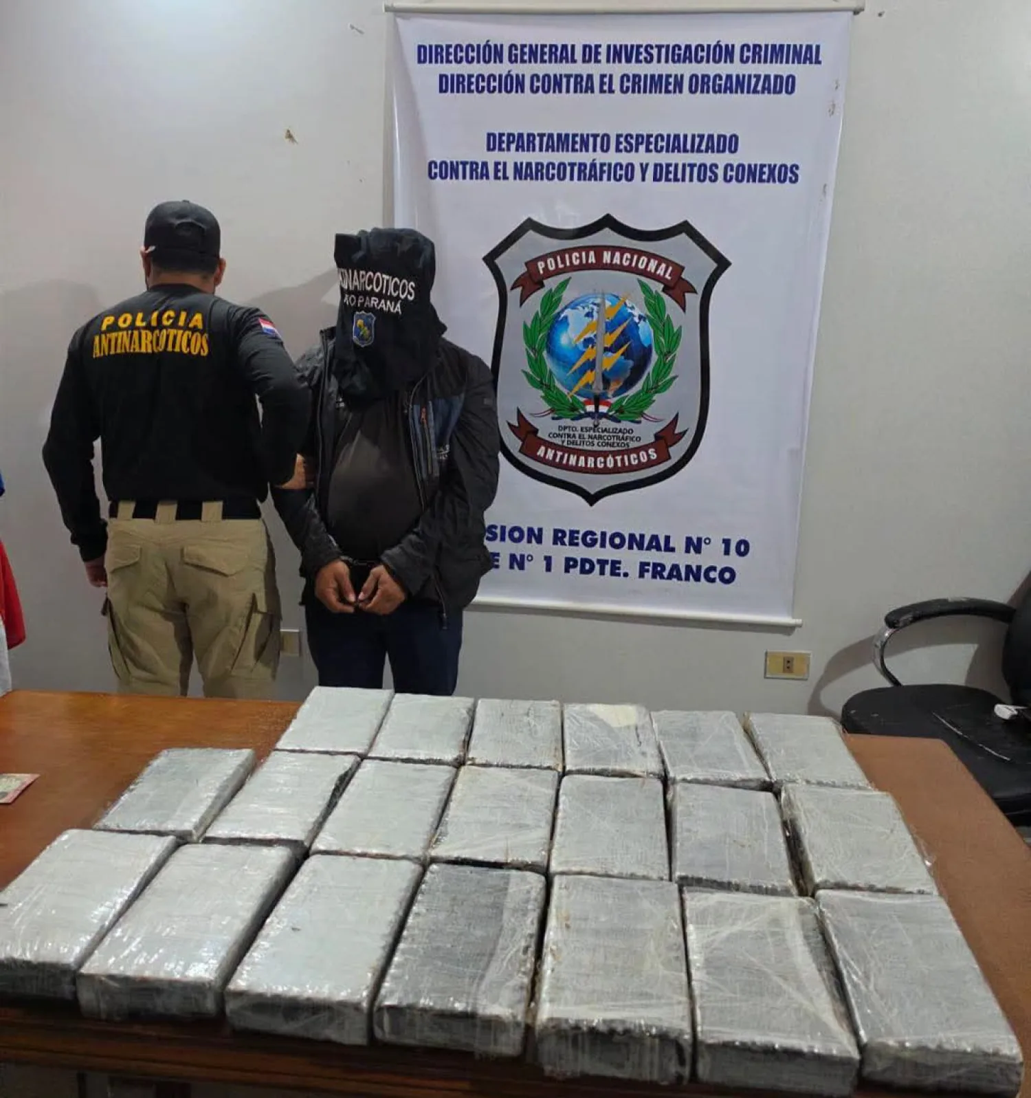 Hallan 21 kilos de cocaína ocultos en un tractocamión