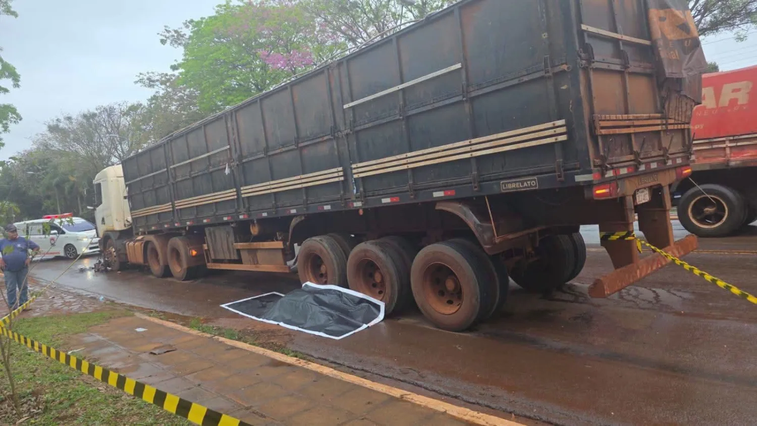 TRAGEDIA EN PUENTE KYJHA: MOTOCICLISTA MUERE TRAS CHOCAR FRONTALMENTE CONTRA UN TRACTOCAMIÓN