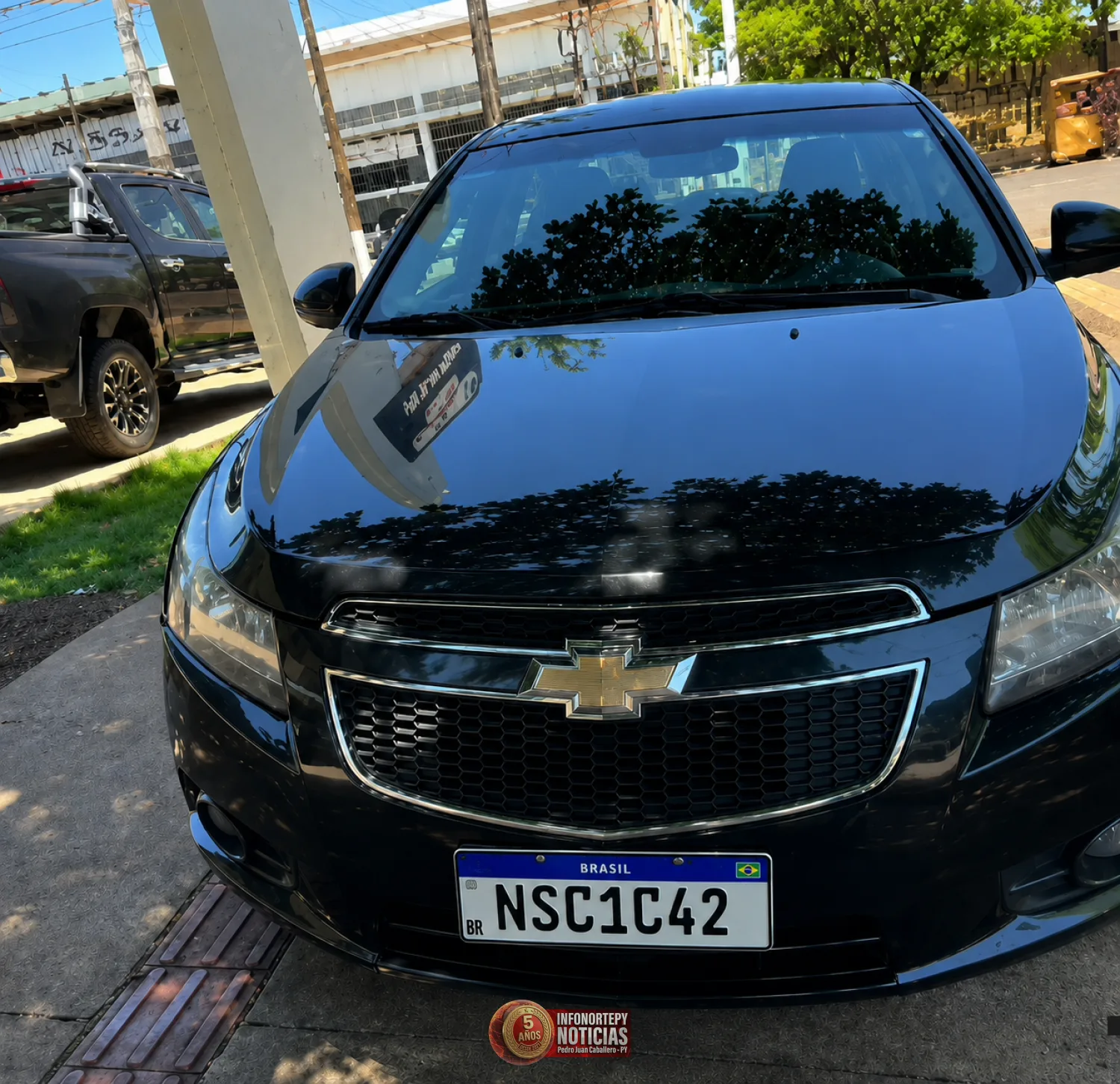 Violentaron un lavadero y robaron un Chevrolet Cruze y unos 25 celulares en PJC